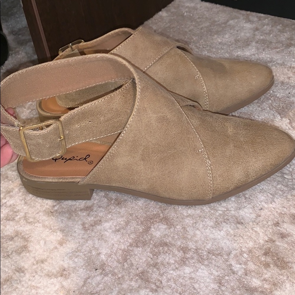 Tan Flats